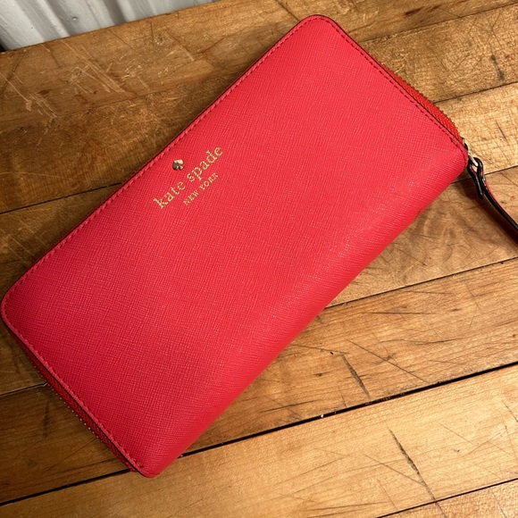 Kate Spade Wallet - Picture 1 of 4